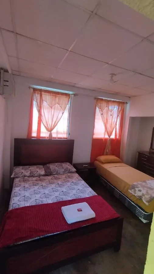 Habitaciones Confortables Con Un Ambiente Familiar Puerto Baquerizo Moreno 0*,  Ecuador