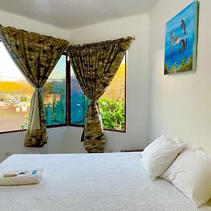 Hostal Vista Al Mar Hotel